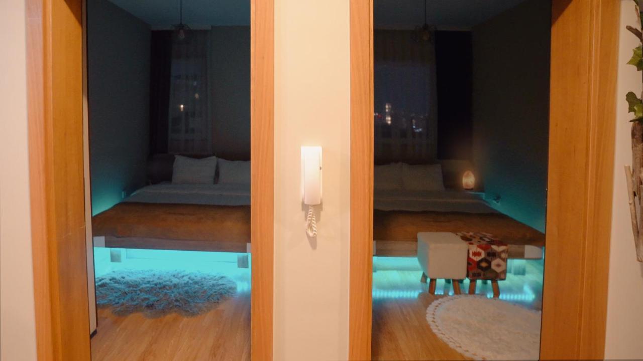 Siera'S Penthouse Apartment Prishtine Bagian luar foto